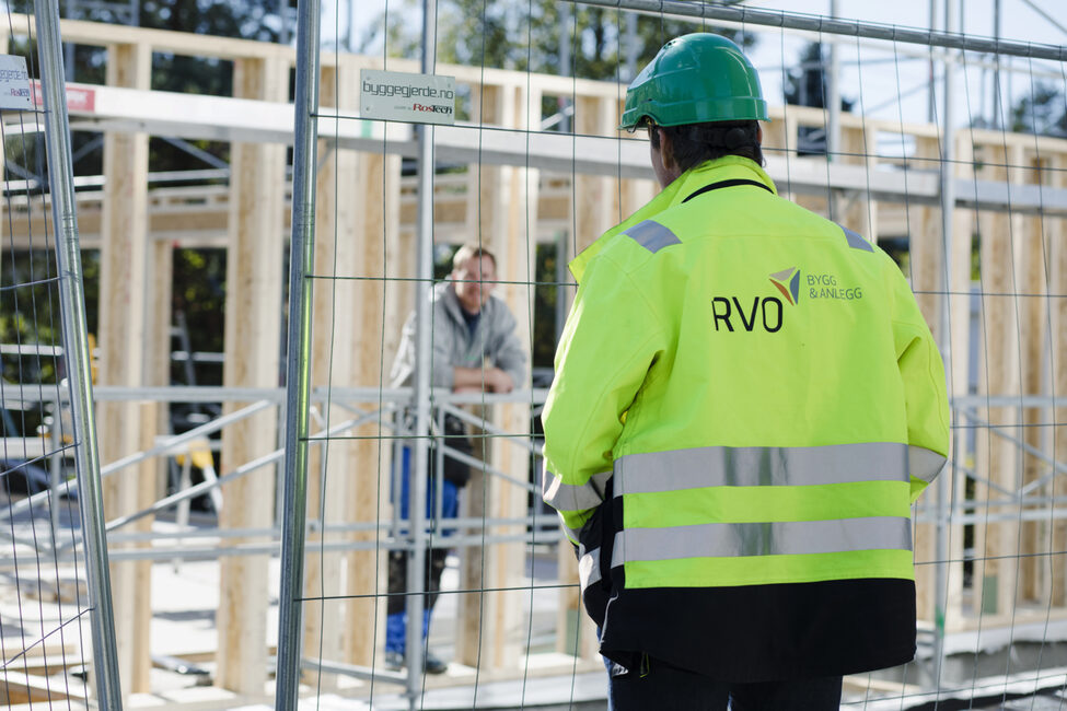 Illustrasjonsbilde av RVOer som inspiserer byggeplass
